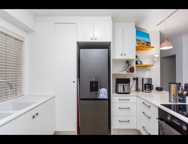 2 BEDROOM APARTMENT SOLD IN SONSTRAAL HEIGHTS